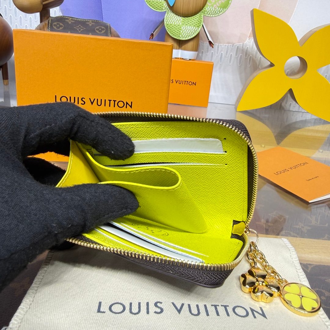 Louis Vuitton Monogram Canvas Zippy Wallet