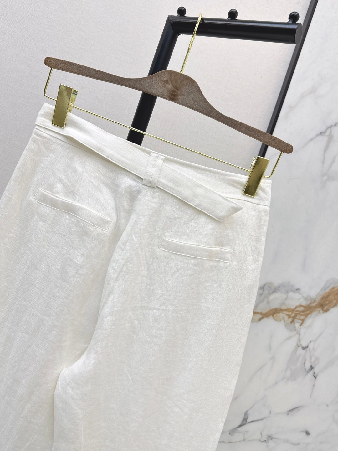Linen Wide-Leg Trousers with Brass Clips