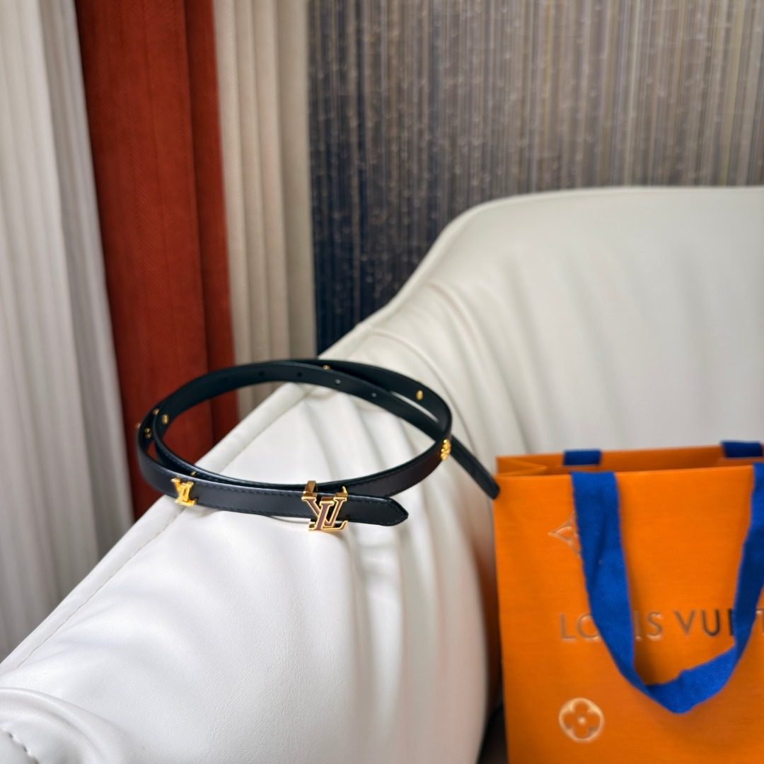 Louis Vuitton Black Leather LV Belt