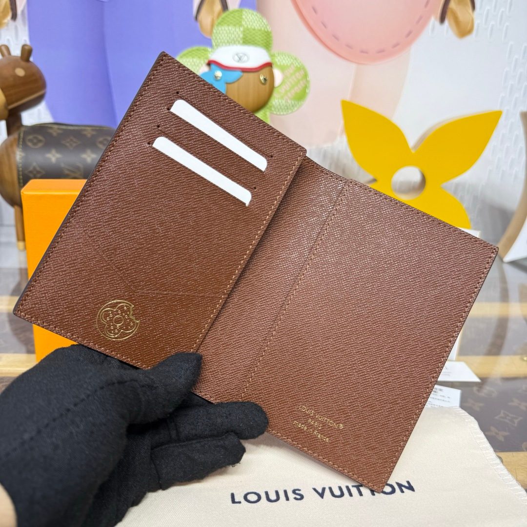 Louis Vuitton Monogram Canvas Bifold Wallet