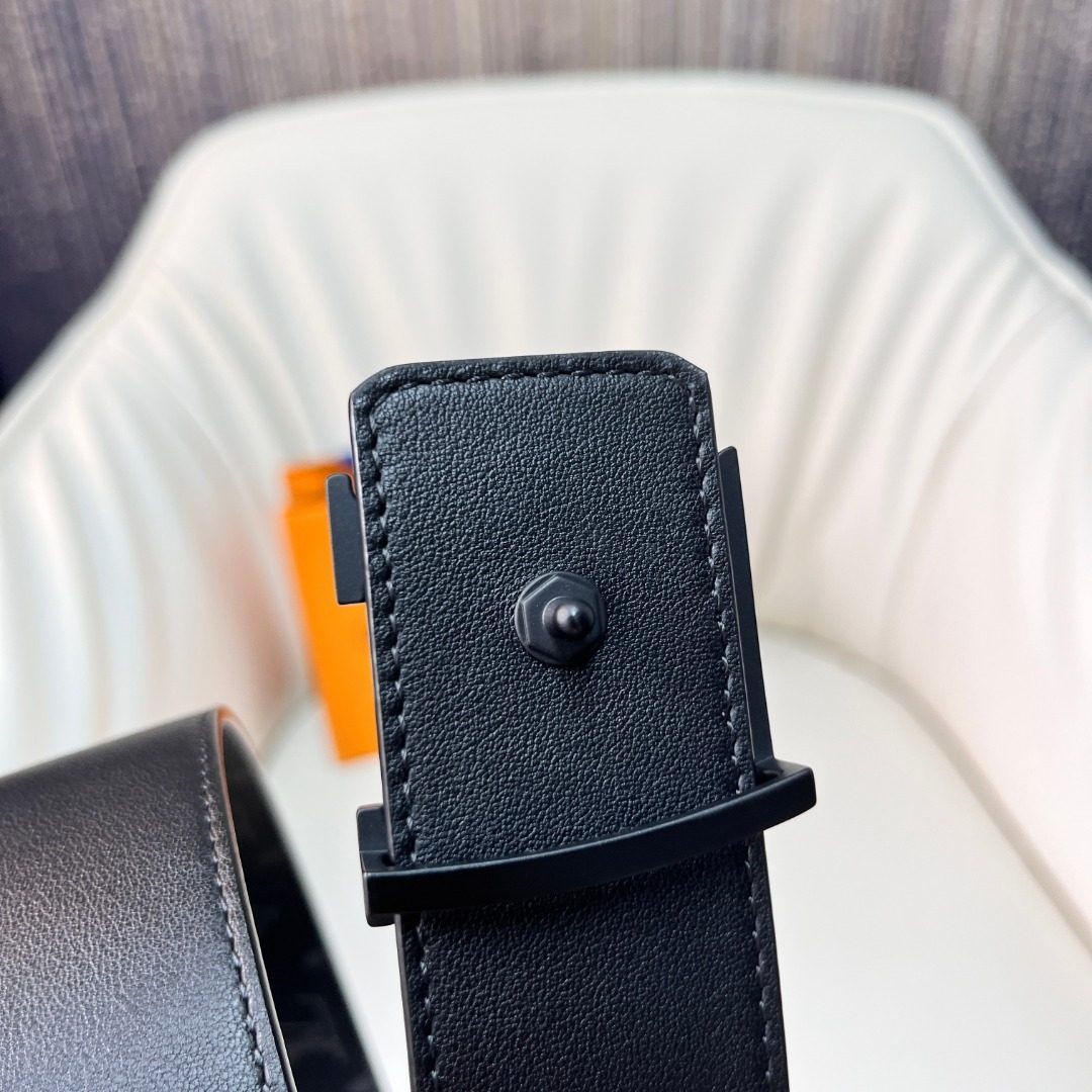 Louis Vuitton Reversible Leather Belt