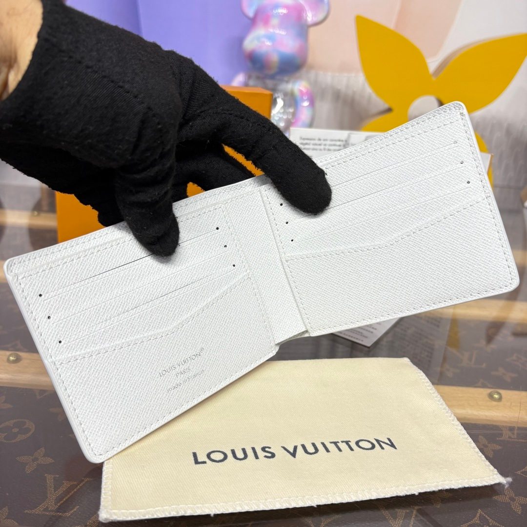 Louis Vuitton Epi Leather Bifold Wallet White