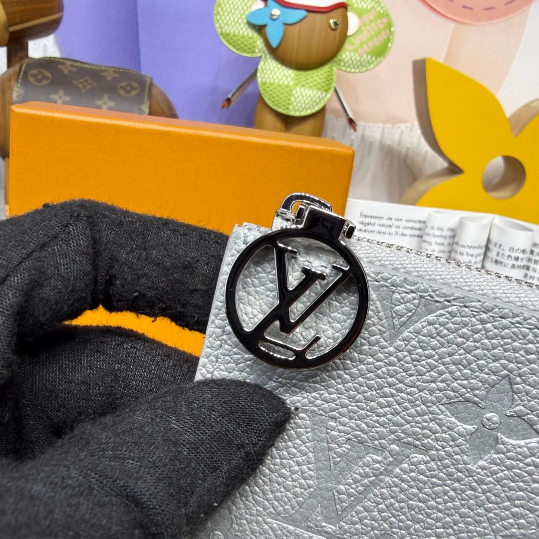 Louis Vuitton LV Circle Leather Belt