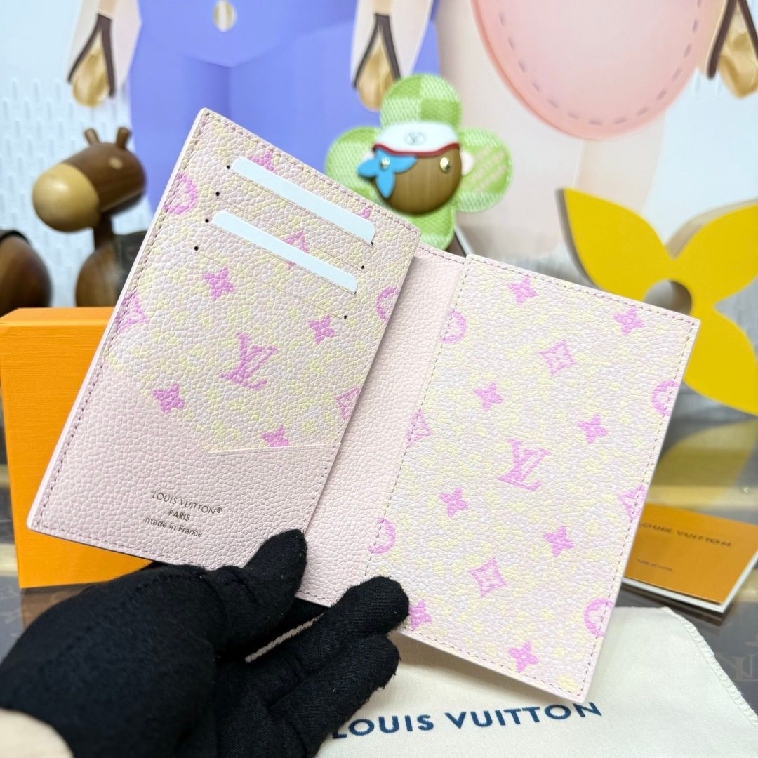 Louis Vuitton Monogram Vernis Card Holder
