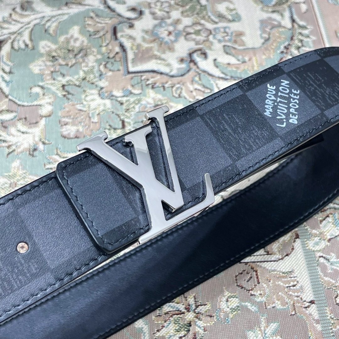Louis Vuitton LV Reversible Leather Belt