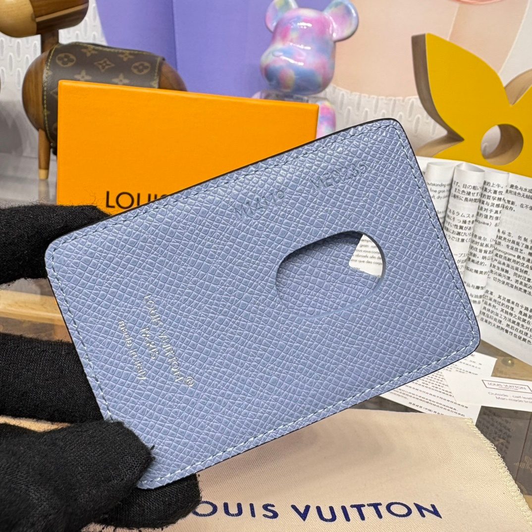 Louis Vuitton Taiga Leather Card Holder Periwinkle