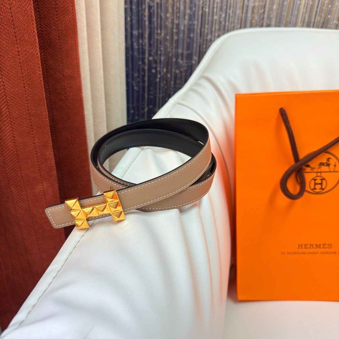 Hermès Leather Studded Reversible Belt