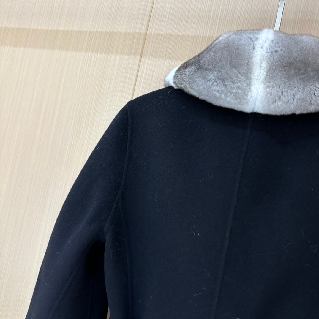 Black Wool Coat with Fur Collar