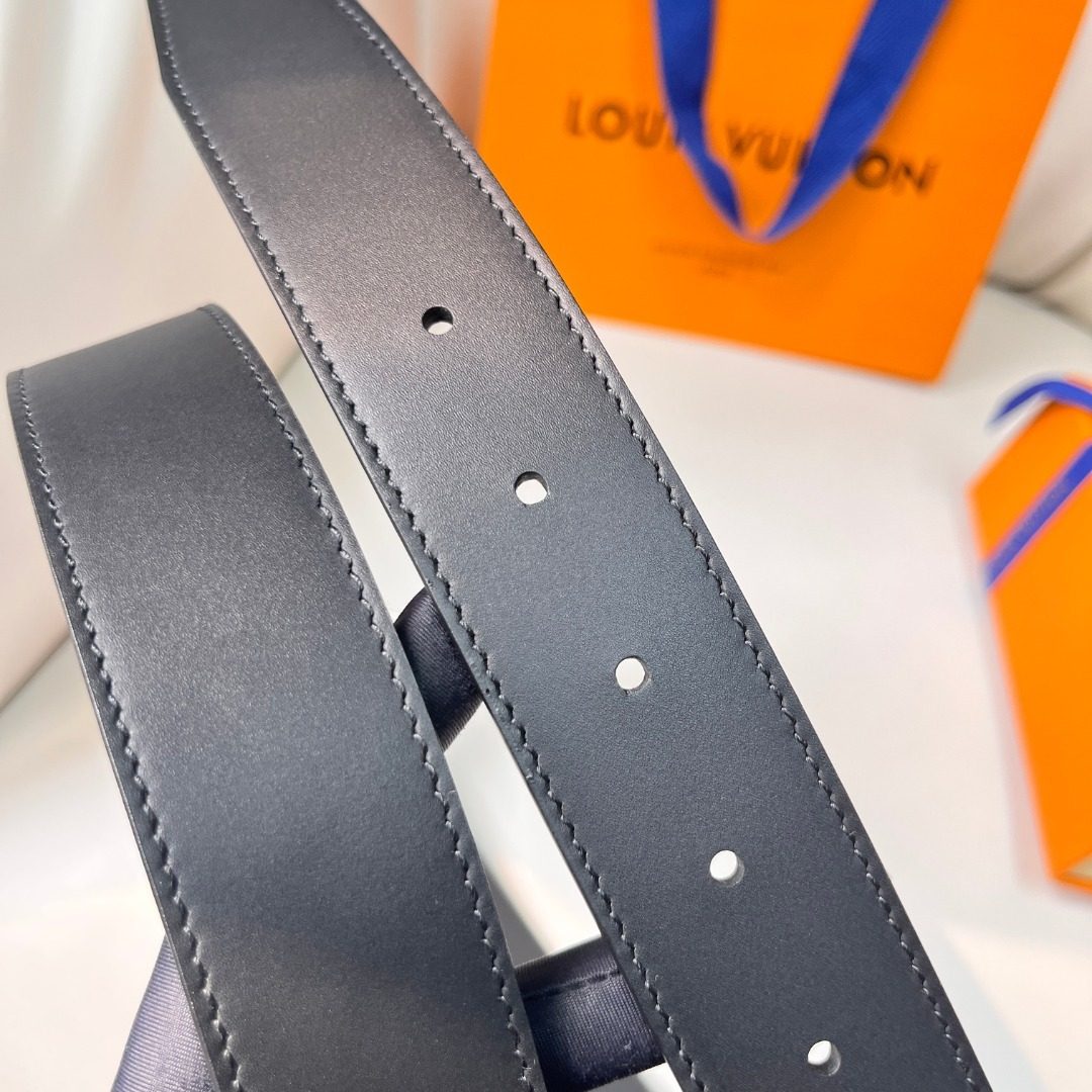 Louis Vuitton LV Initiales Leather Belt