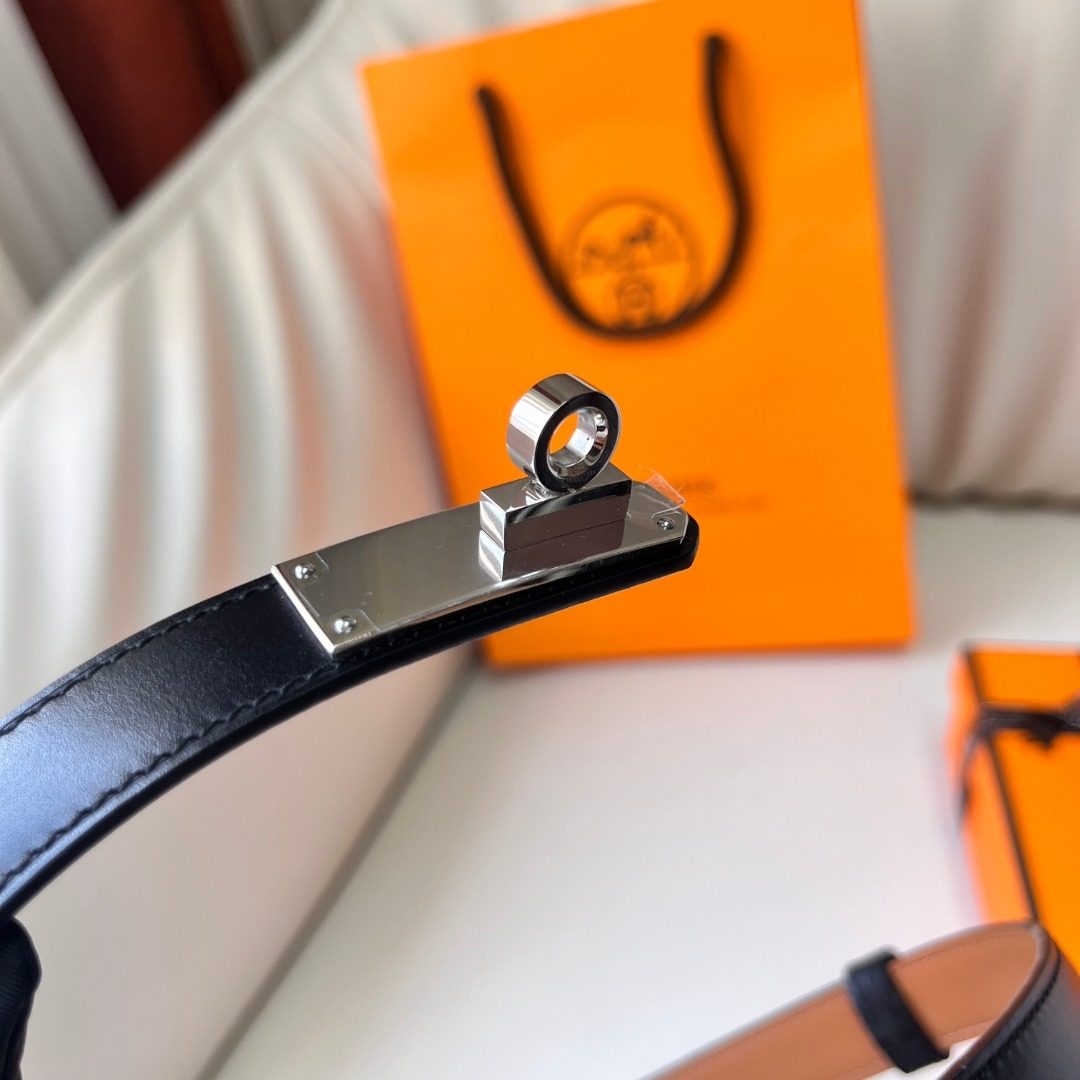 Hermès Reversible Leather Belt with H Buckle