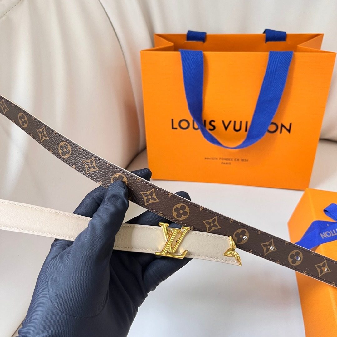 Louis Vuitton LV Initiales Leather Belt