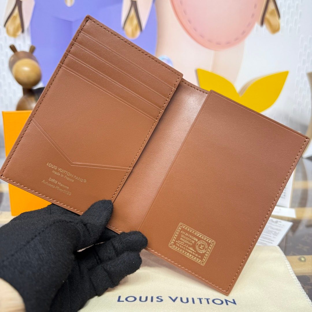 Louis Vuitton Leather Bifold Wallet Tan