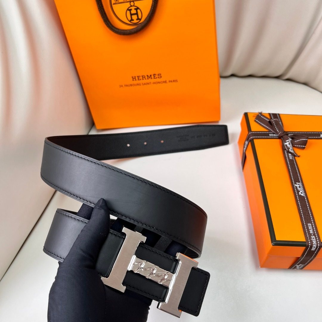 Hermès Reversible Leather H Belt