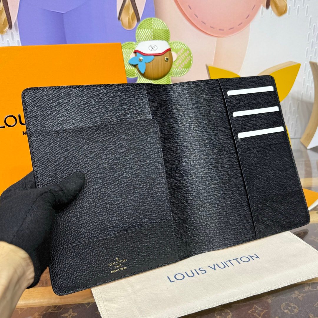 Louis Vuitton Monogram Canvas Wallet