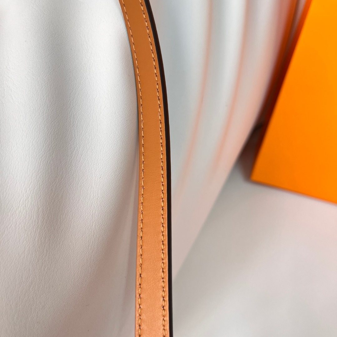 Hermès Reversible Leather Belt