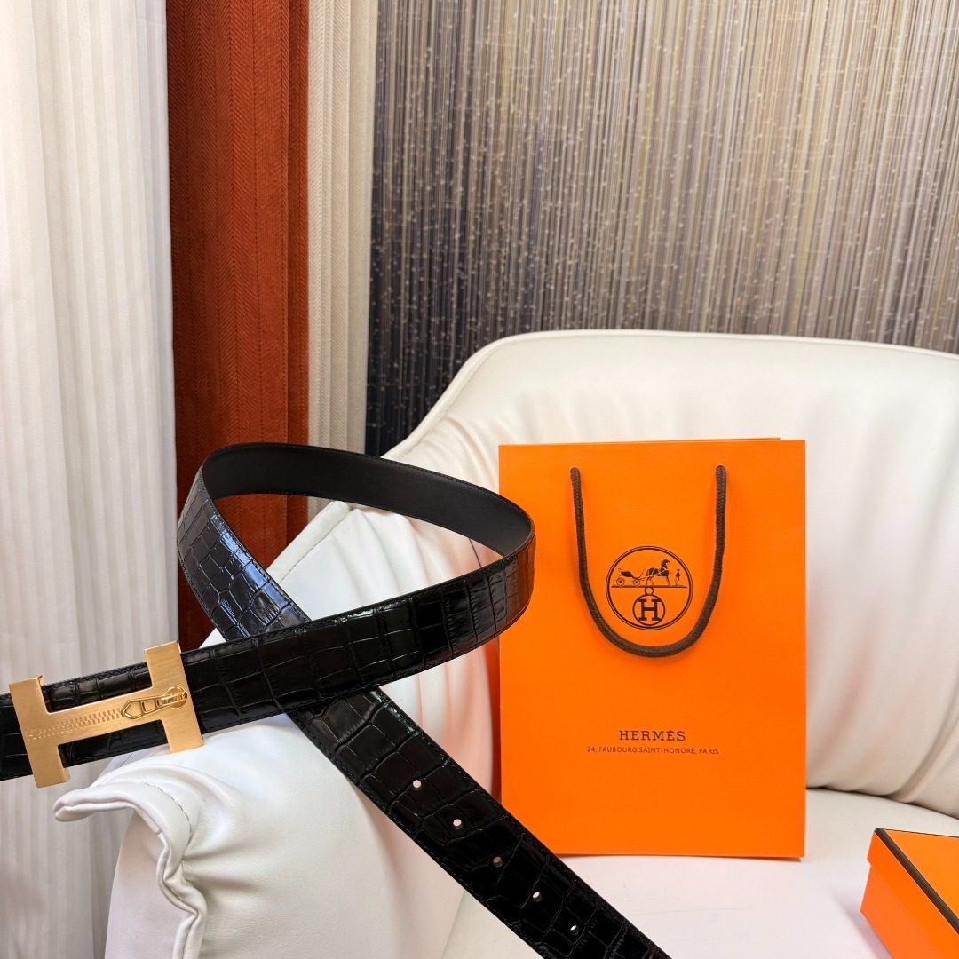 Hermès Crocodile Embossed Leather Belt