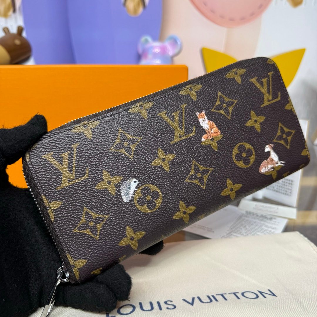 Louis Vuitton Monogram Canvas Zippy Wallet