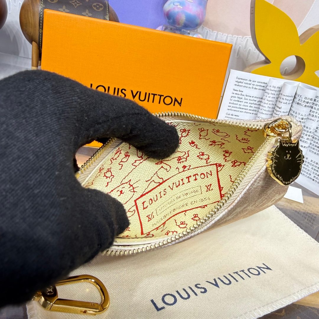 Louis Vuitton Monogram Canvas Coin Pouch Keychain