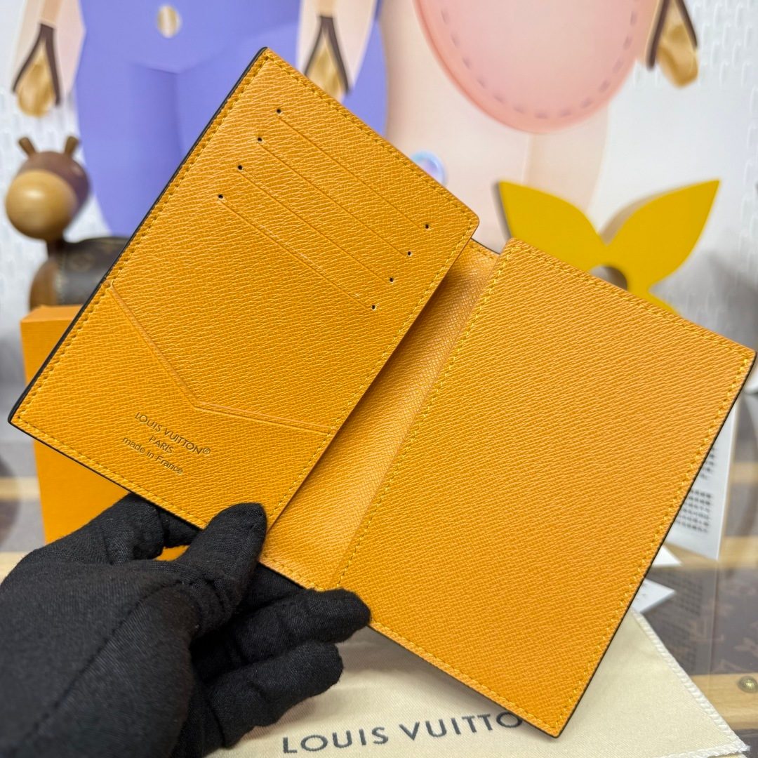 Louis Vuitton Monogram Canvas Bifold Wallet