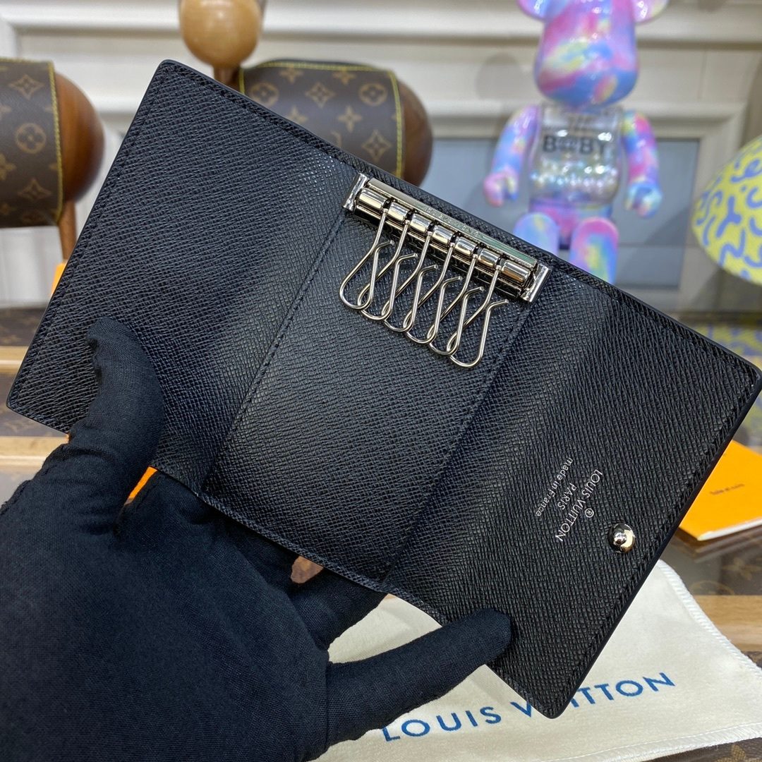 Wallet M60701 M62630 N61745