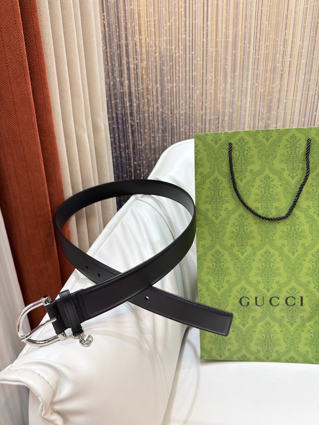 Gucci Black Leather Belt with Silver Buckle