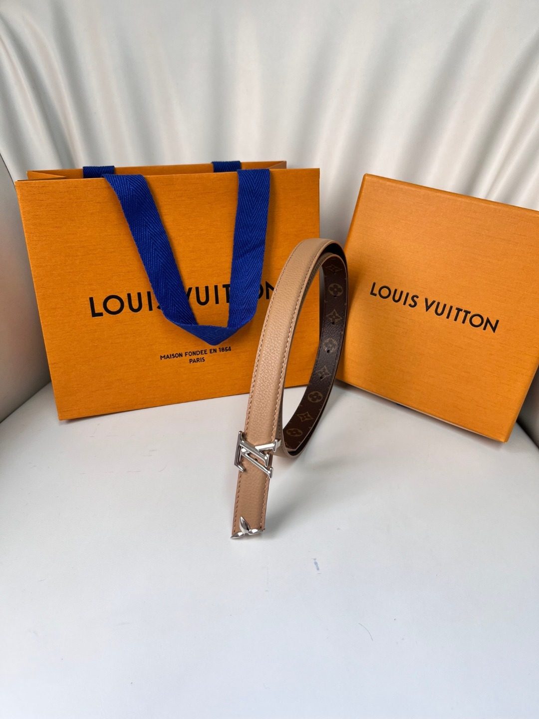 Louis Vuitton Reversible Leather Belt Tan