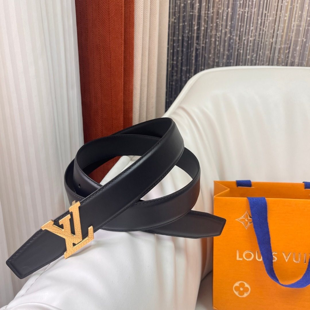 Louis Vuitton LV Initiales Black Leather Belt