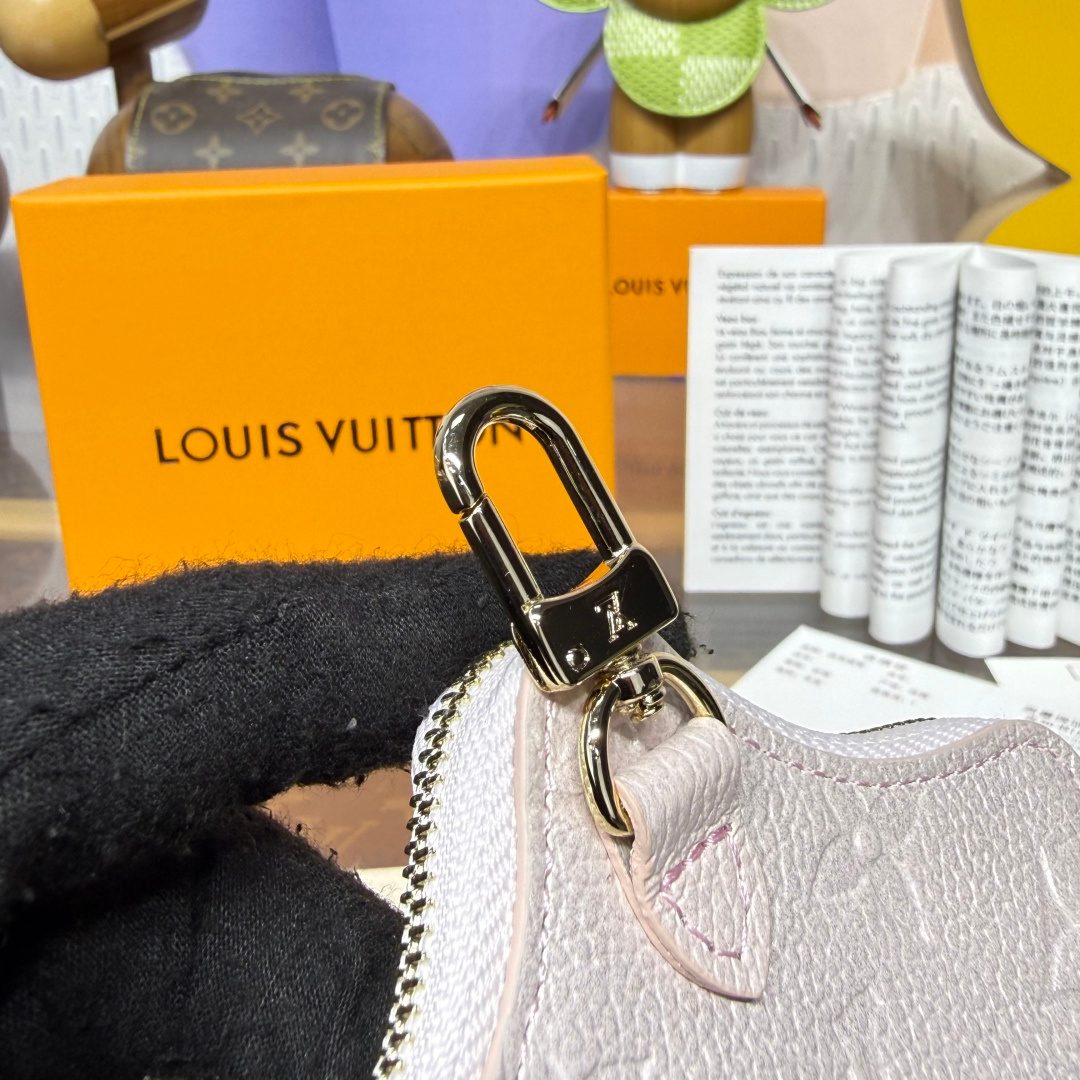 Louis Vuitton Capucines Leather Wallet
