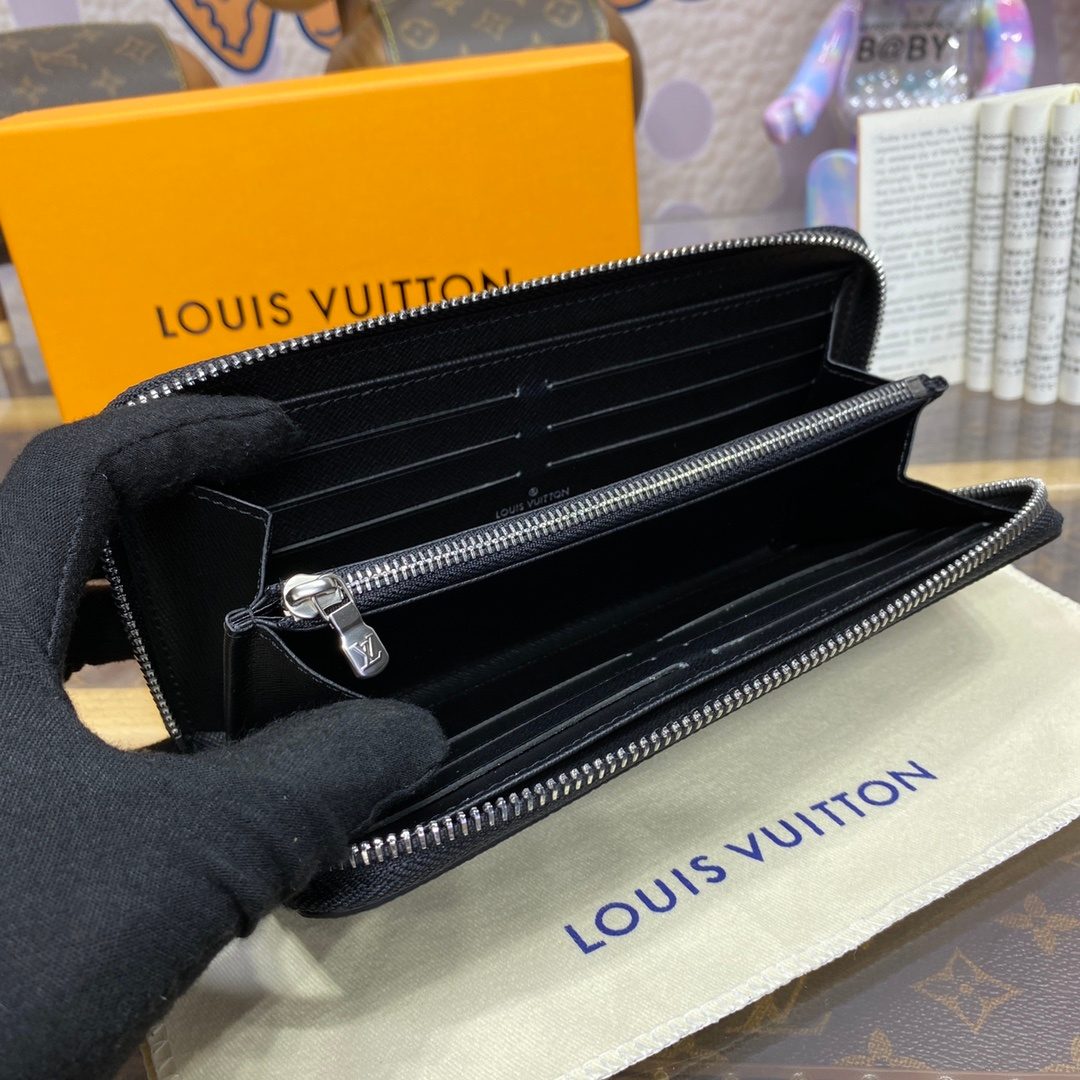 Louis Vuitton Epi Leather Zippy Wallet