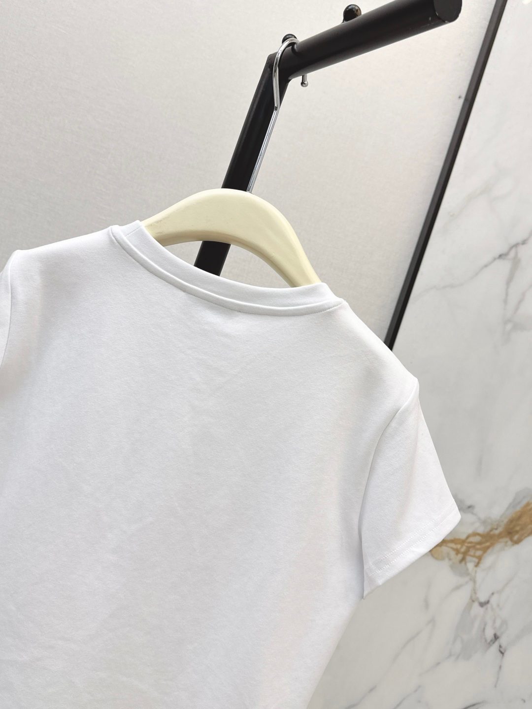 Minimalist Women's Short-Sleeve Crewneck T-Shirt