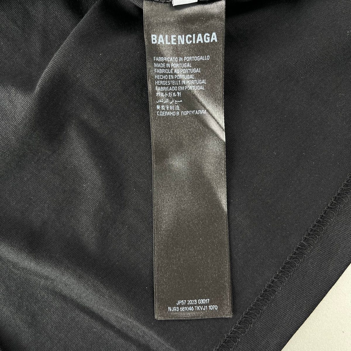Balenciaga GV10 Cracked Logo T-Shirt