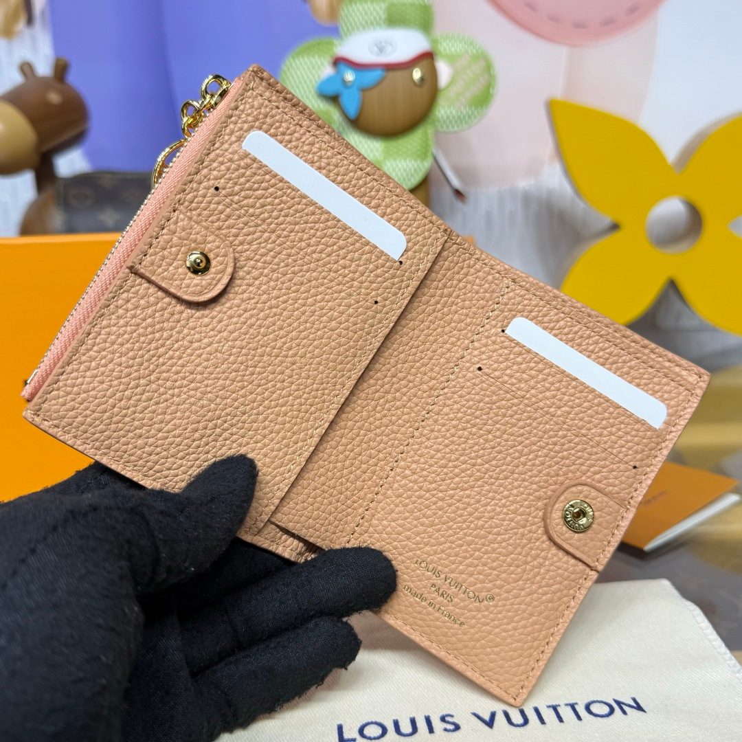 Louis Vuitton Capucines Compact Wallet
