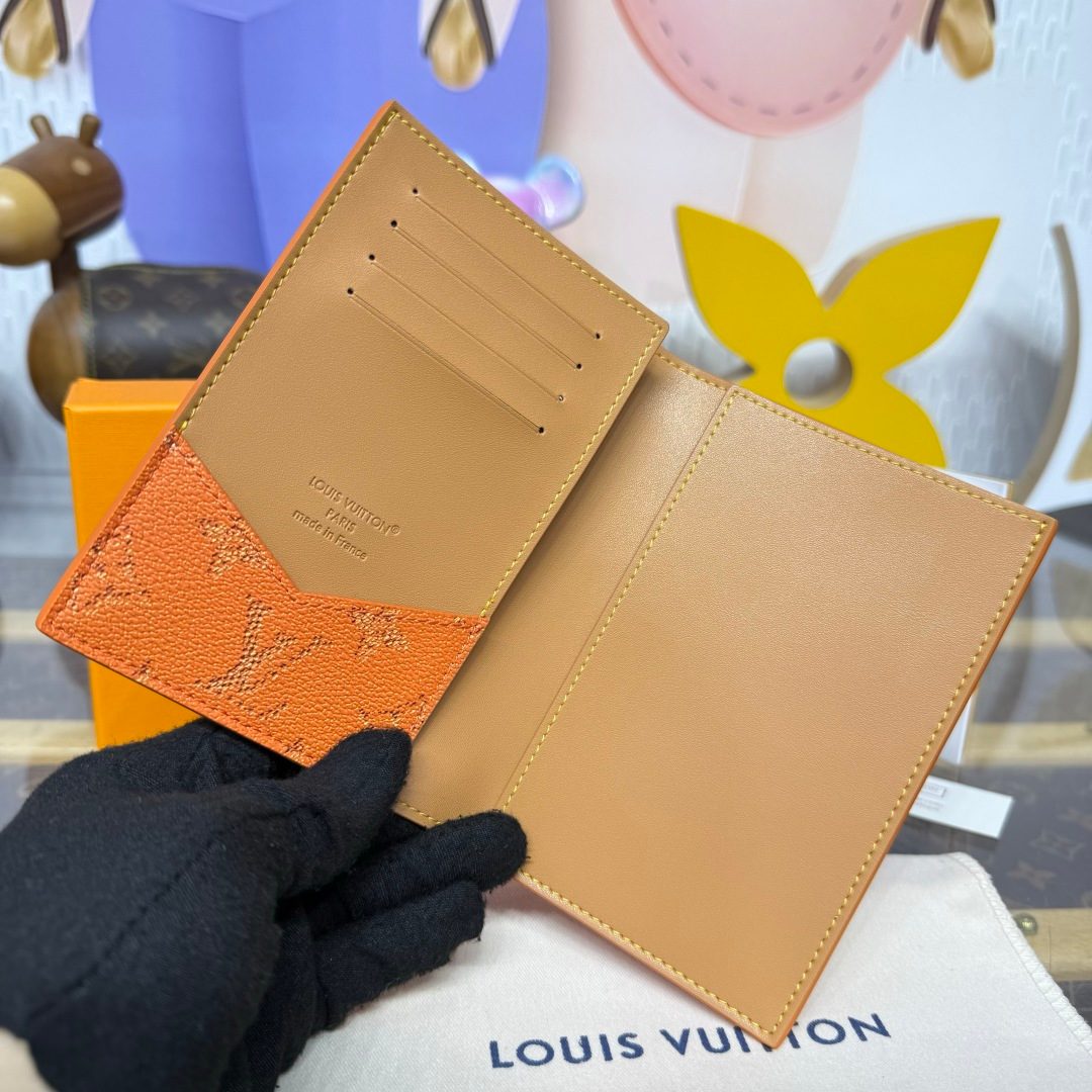 Louis Vuitton Monogram Canvas Wallet