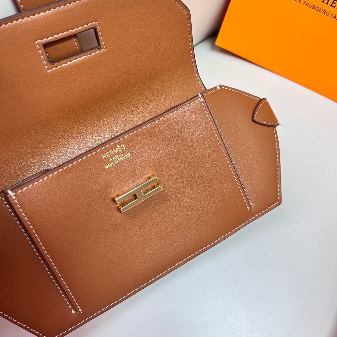 Hermès Leather Shoulder Bag Tan