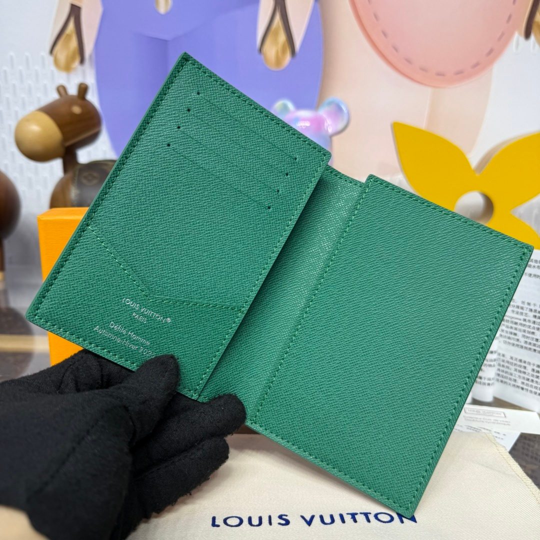 Louis Vuitton Epi Leather Bifold Wallet Green
