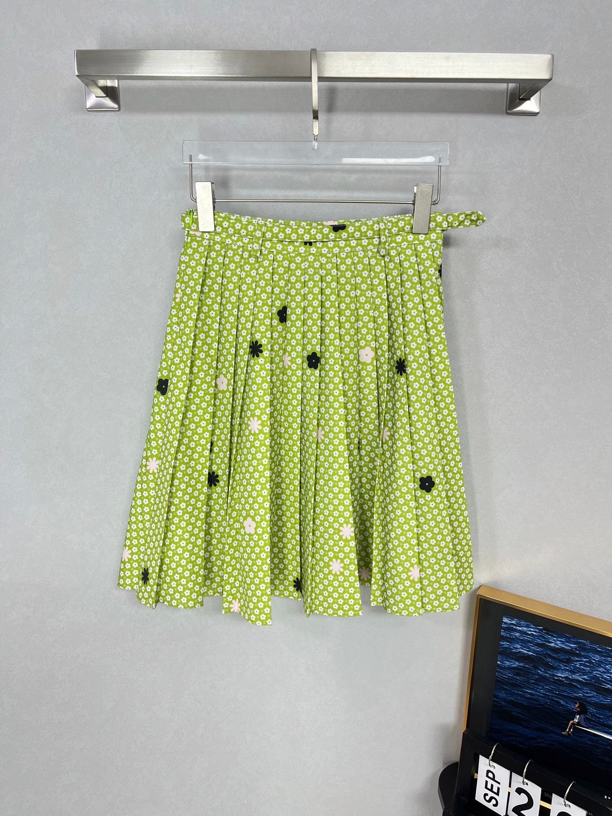 Floral Print Pleated Skirt