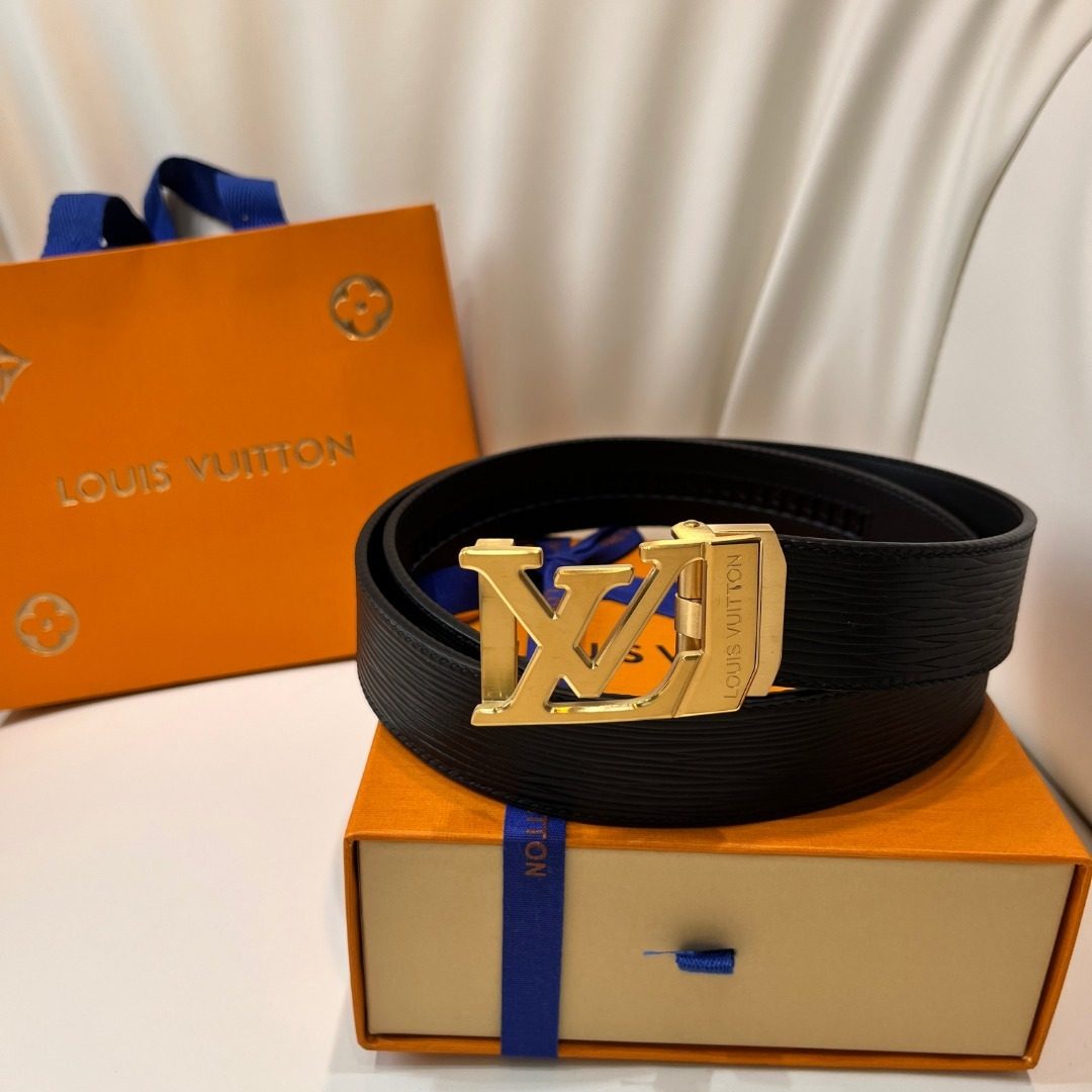 Louis Vuitton LV Initiales Leather Belt