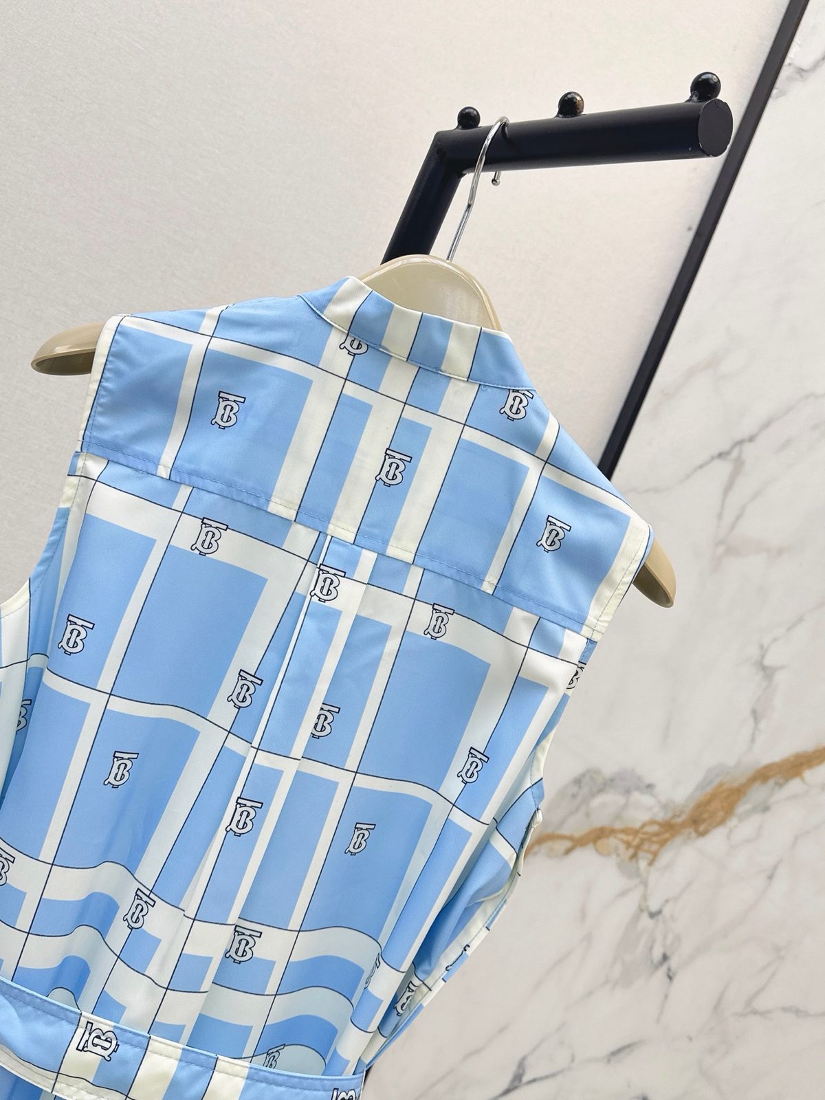 Burberry Check Print Sleeveless Shirt Dress