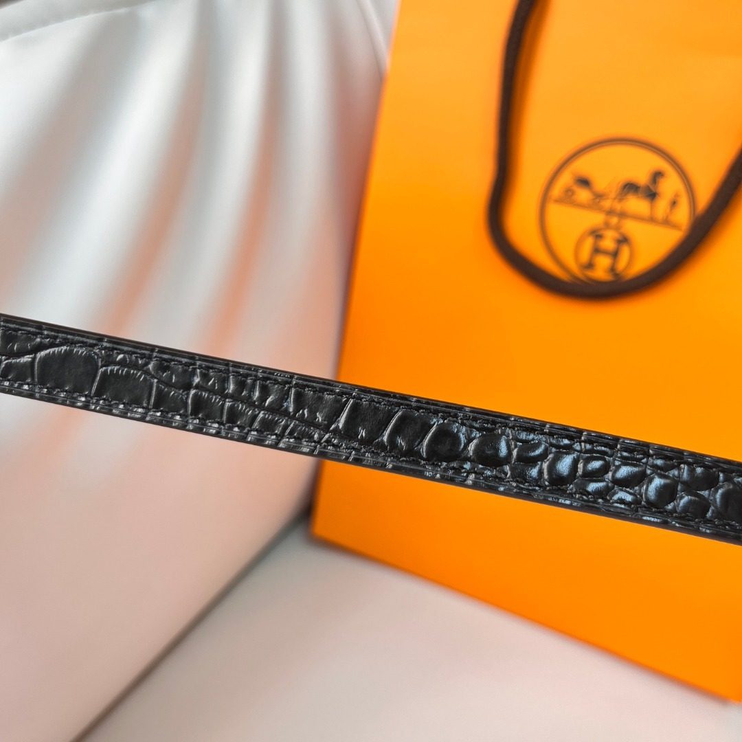 Hermès Orange Leather Handbag with Black Handle