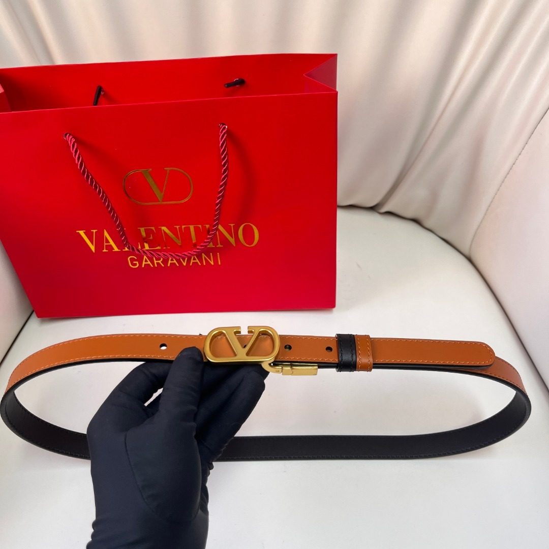 Valentino Garavani VLogo Reversible Leather Belt