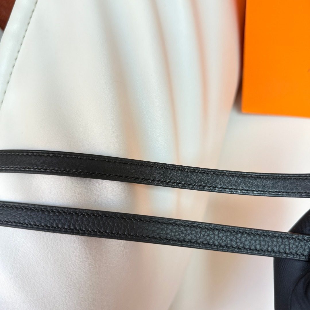 Hermès H Leather Belt Black Gold