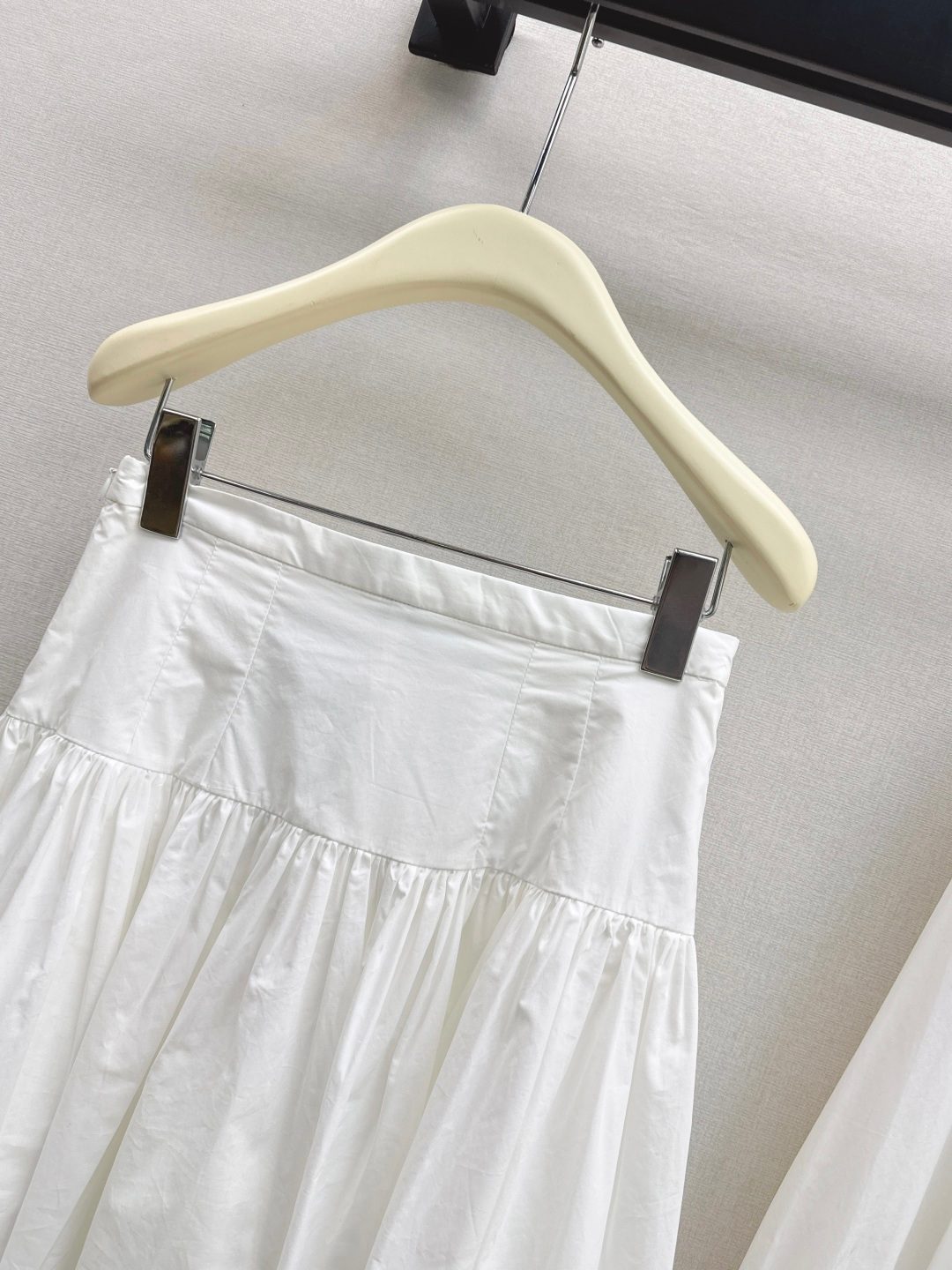 White Cotton Pleated Mini Skirt with Waistband