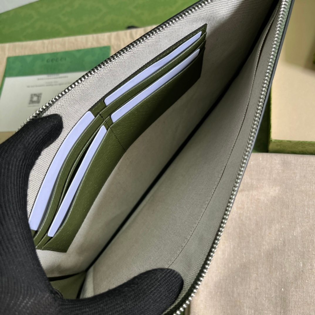 Gucci Leather Zip Wallet Green