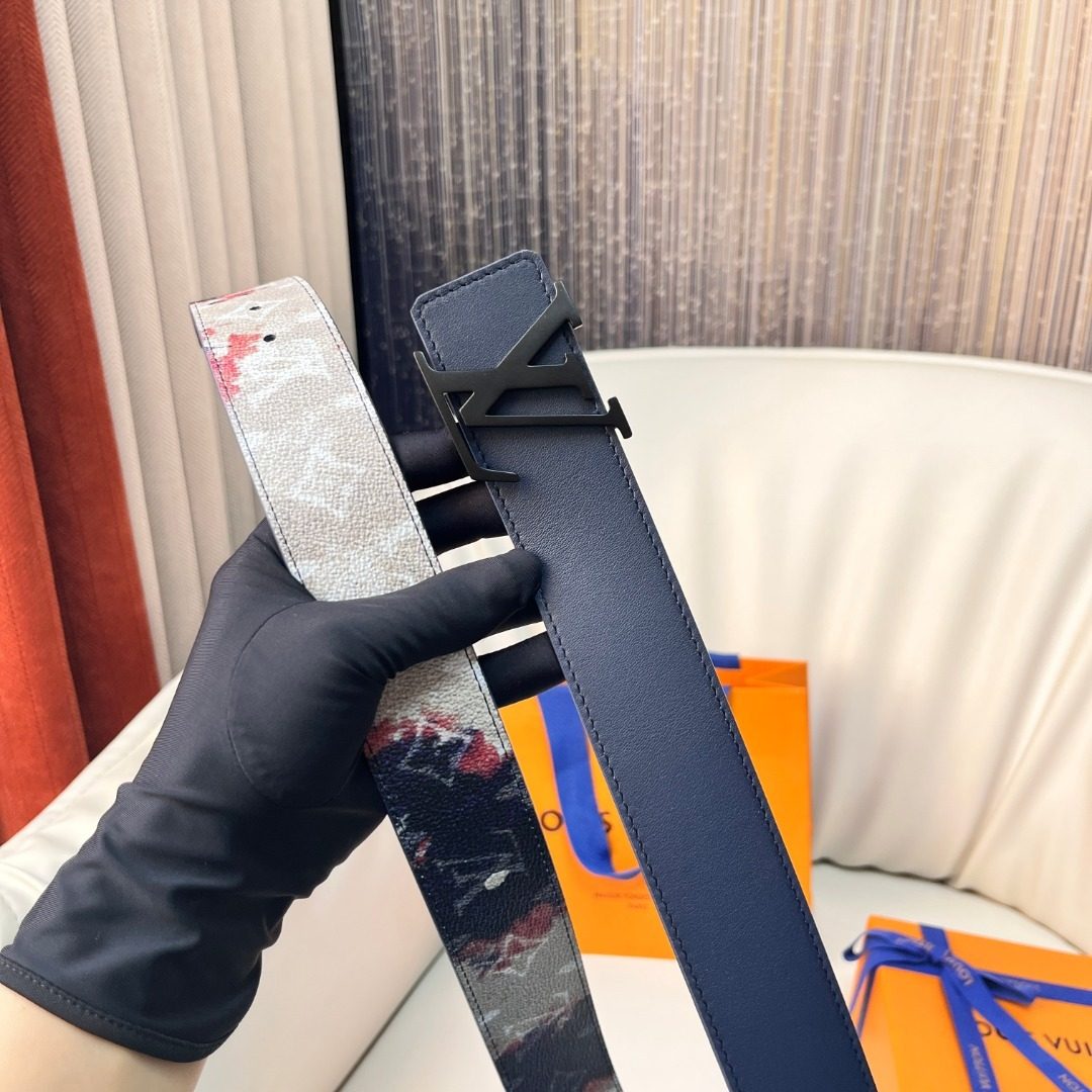 Louis Vuitton LV Initiales Leather Belt