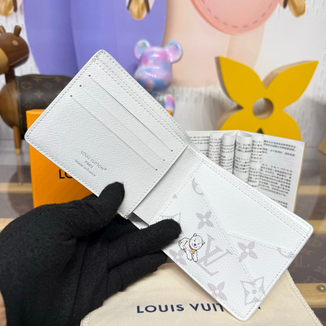 Louis Vuitton Monogram Canvas Wallet