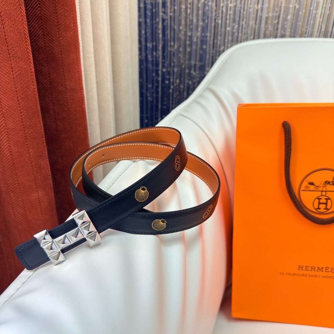 Hermès Reversible Leather Belt with Pyramid Studs