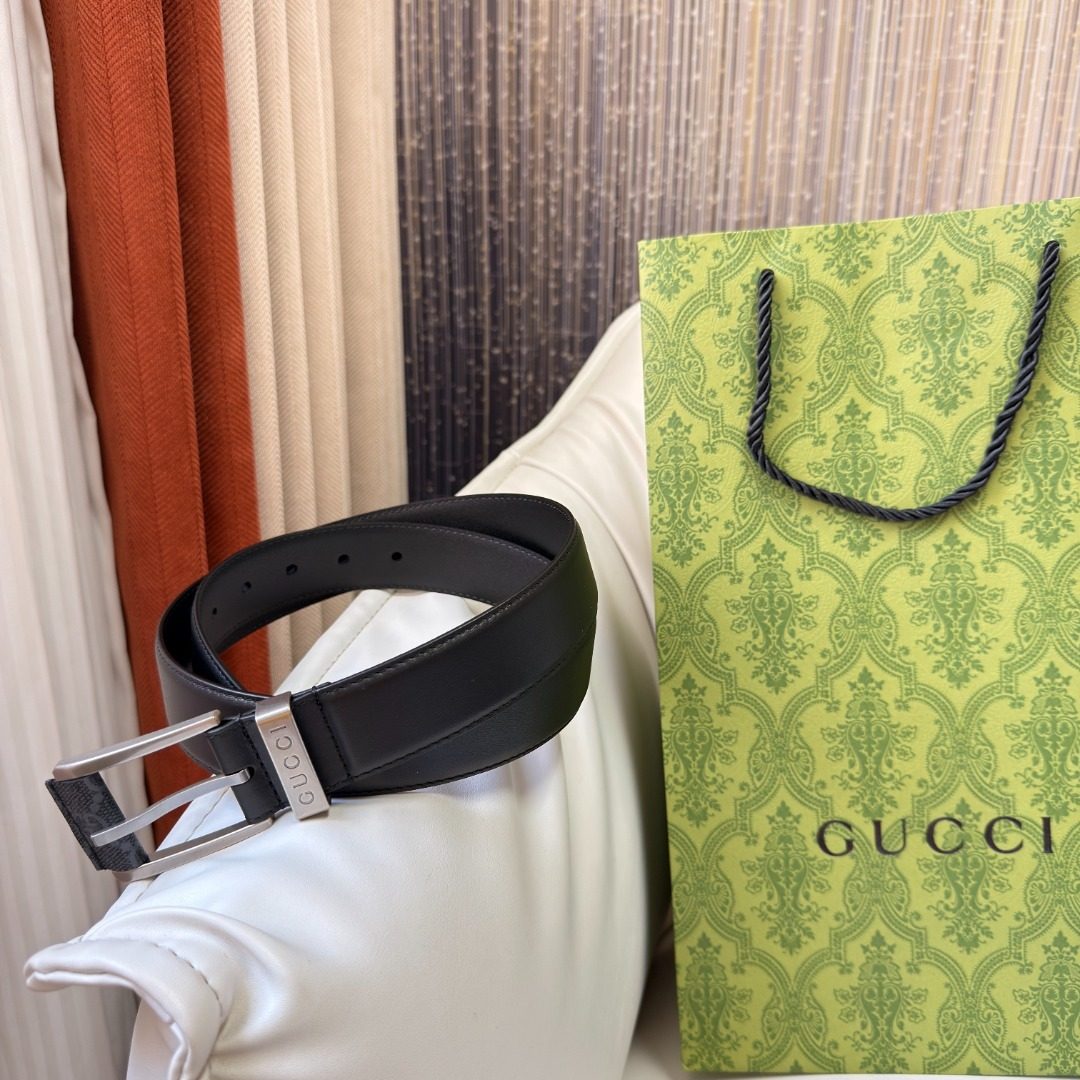 Gucci Black Leather Belt with Silver Buckle