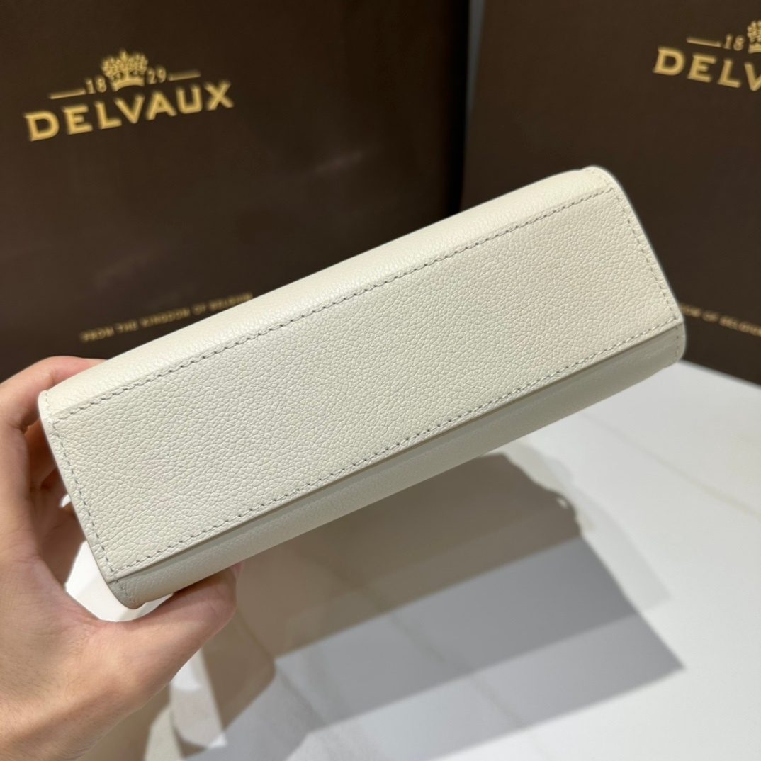 Delvaux Cream Leather Continental Wallet