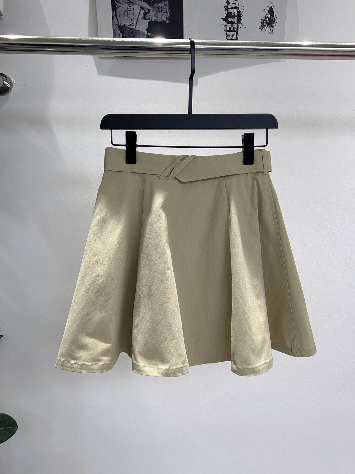 Burberry Beige Pleated Cotton Skirt