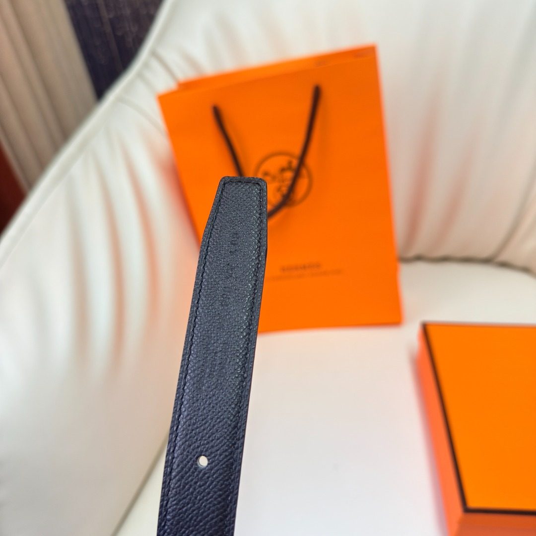 Hermès Reversible Navy Leather Belt